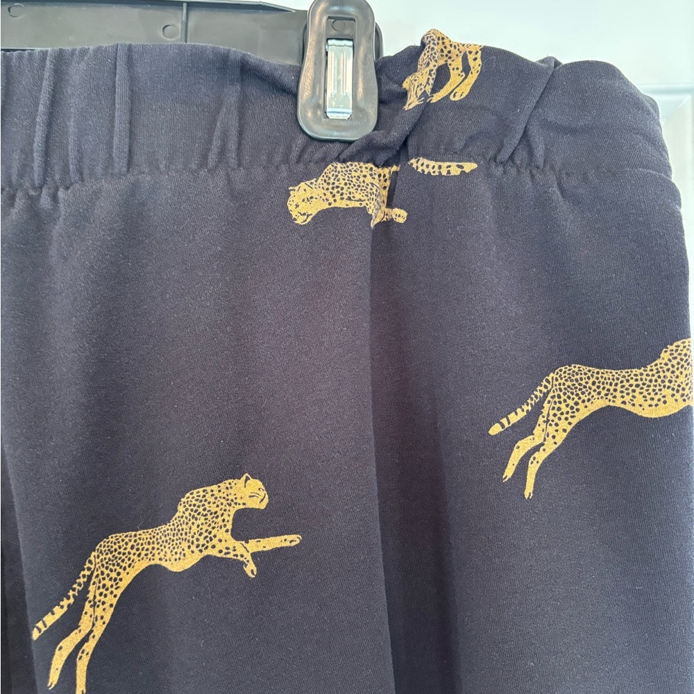 Torrid - Super Soft Fleece Black Cheetah Raglan Sweatshirt + Pant SET - 2X - Picture 10 of 11